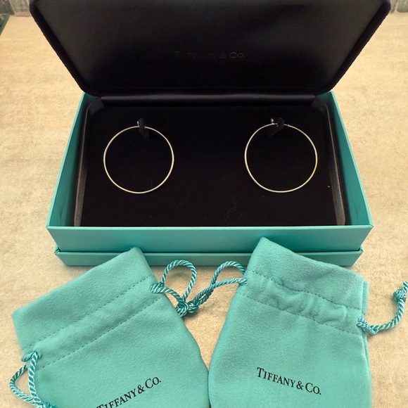 Elsa Peretti Tiffany & Co. Classic Silver Hoops - Picture 3 of 5
